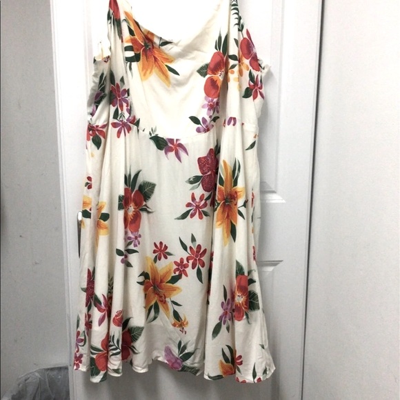 Old Navy Dresses & Skirts - Old Navy Floral Cami Dress